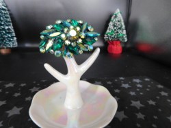 Luxurious Deep Emerald Green Aurora Rhinestones Raised Brooch, Black Back Unmarked